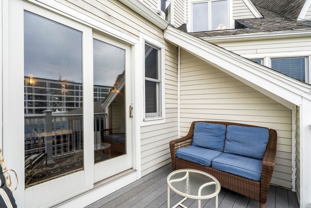 90 Wharf St # L10