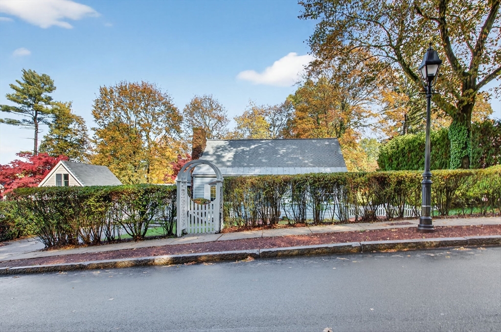 102 Hillcrest Pkwy