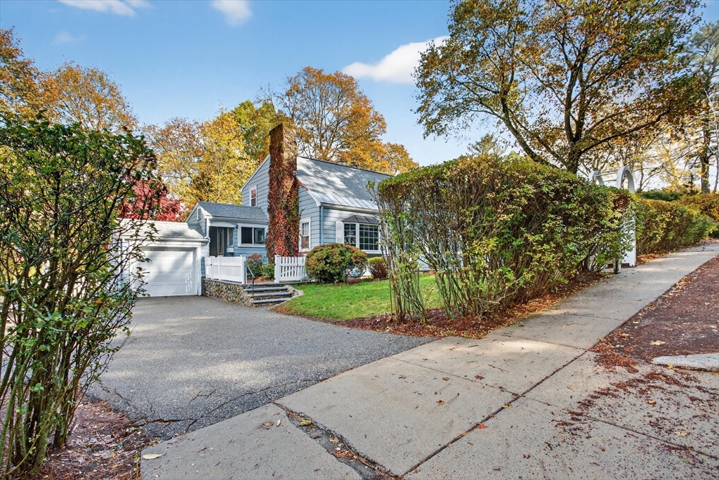 102 Hillcrest Pkwy