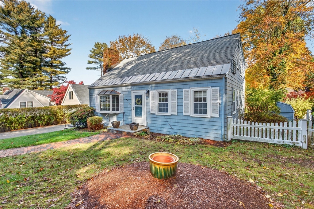 102 Hillcrest Pkwy