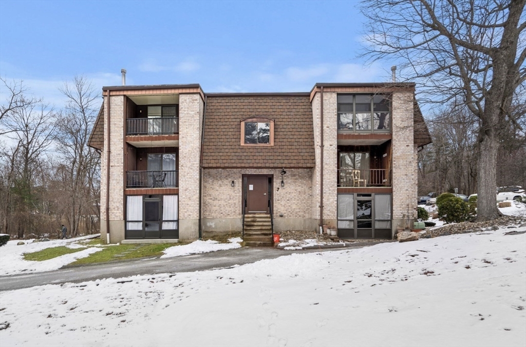 7 Greenbriar Dr # 304