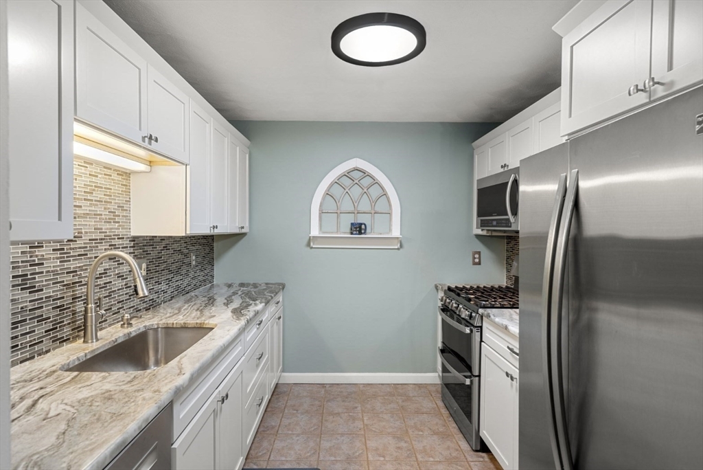 7 Greenbriar Dr # 304