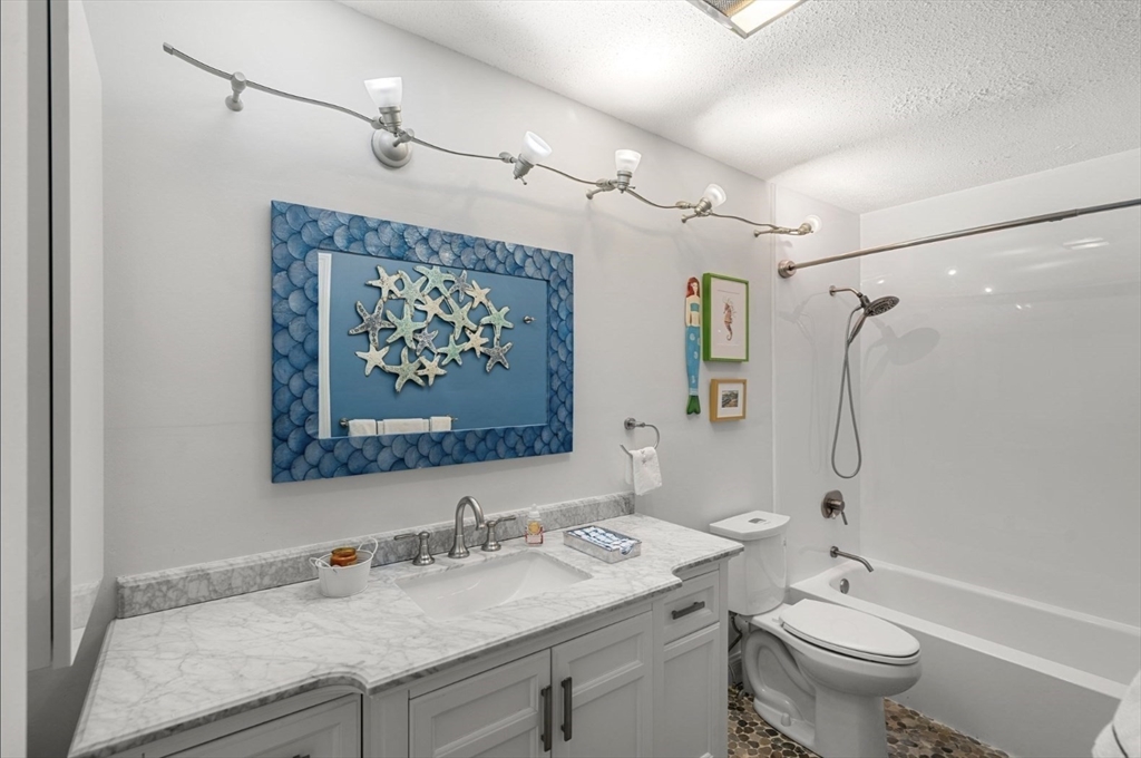 7 Greenbriar Dr # 304