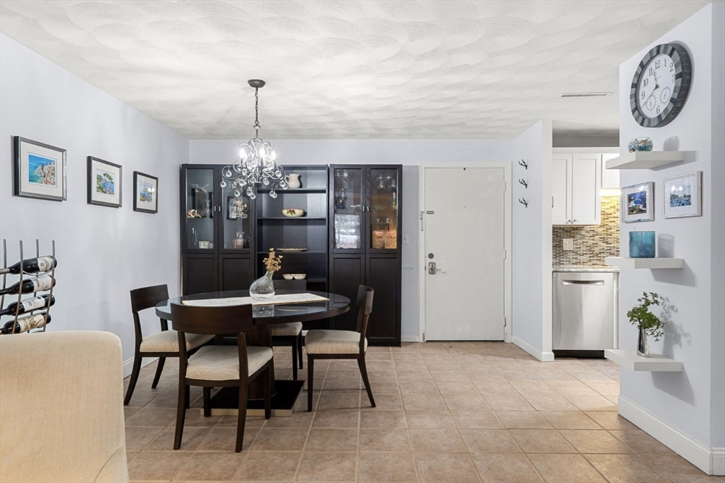 7 Greenbriar Dr # 304