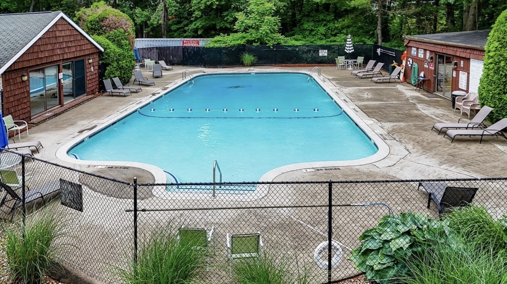 7 Greenbriar Dr # 304