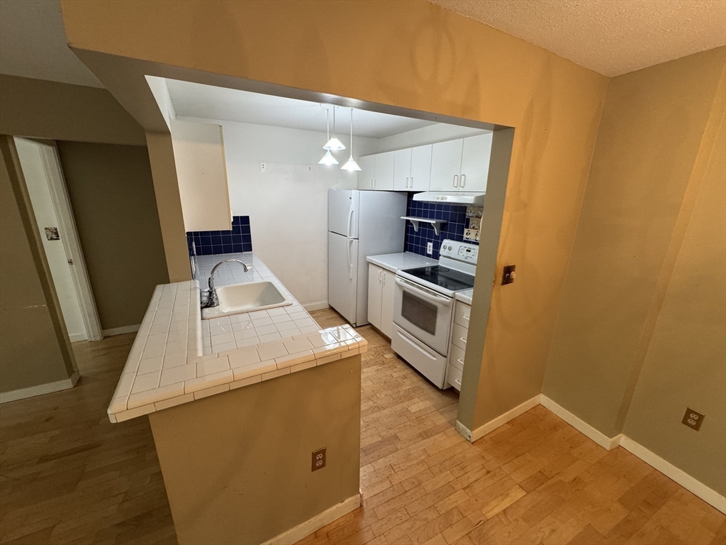 273 Cambridge Rd # 202