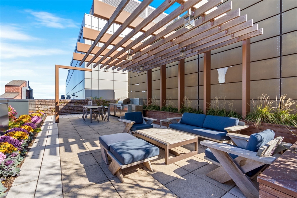 100 Lovejoy Wharf # 1B Unit: PH 1B