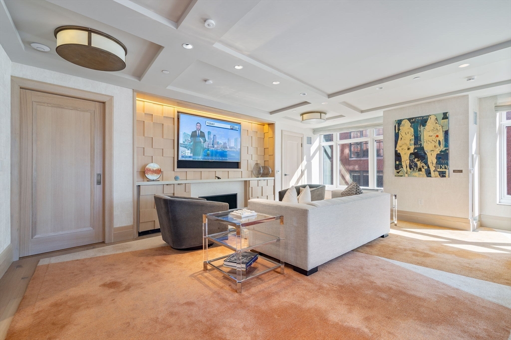 100 Lovejoy Wharf # 1B Unit: PH 1B