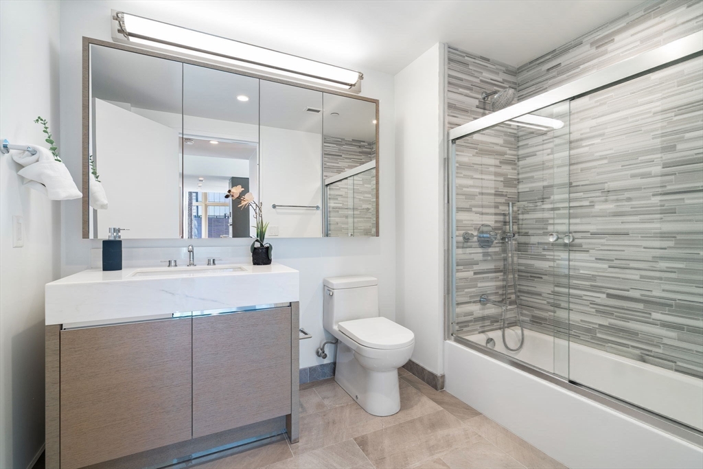 100 Lovejoy Wharf # 1B Unit: PH 1B