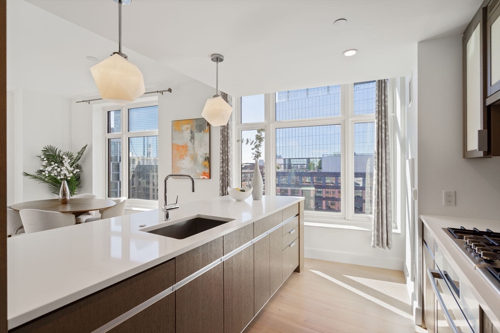 100 Lovejoy Wharf # 1B Unit: PH 1B