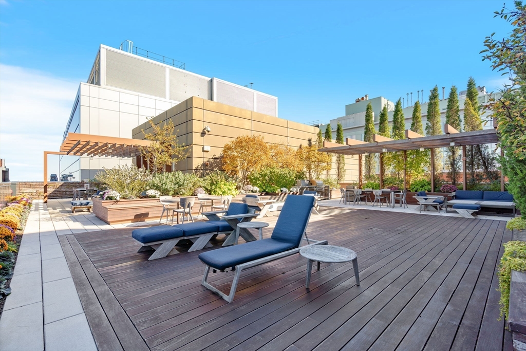 100 Lovejoy Wharf # 1B Unit: PH 1B