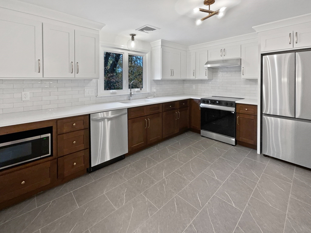 26 Berkshire Dr