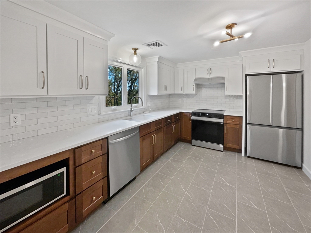 26 Berkshire Dr