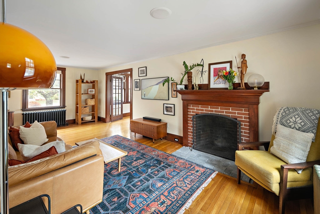 49 Cottage St