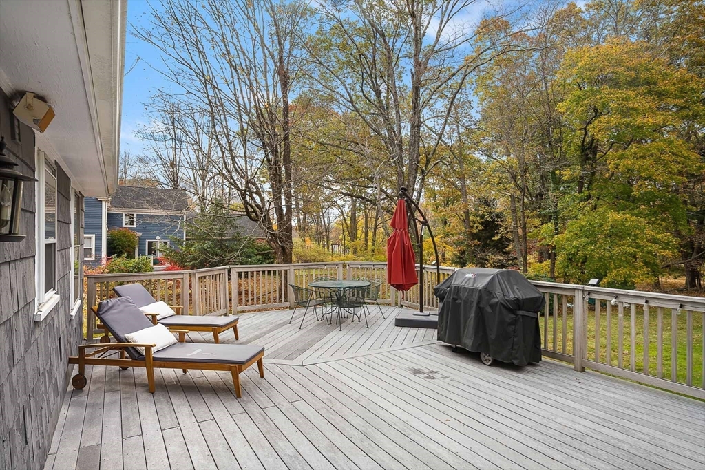 49 Cottage St