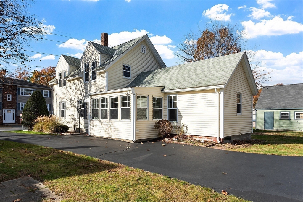 7 Groton Harvard Rd