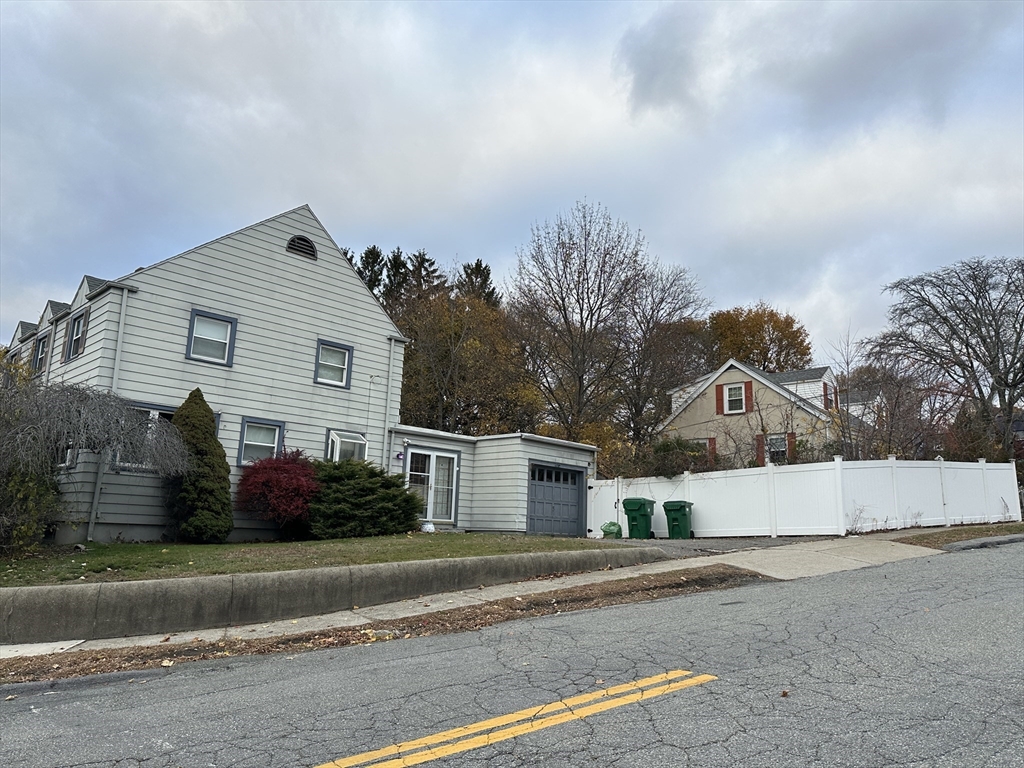 595 Winthrop Street