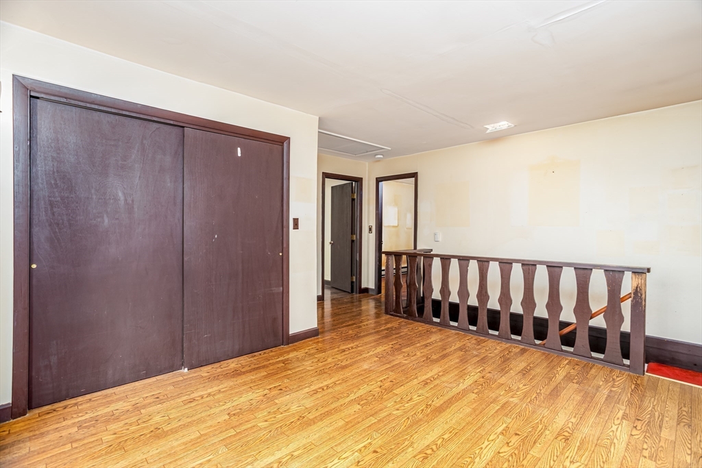 6 Mountain View Avenue