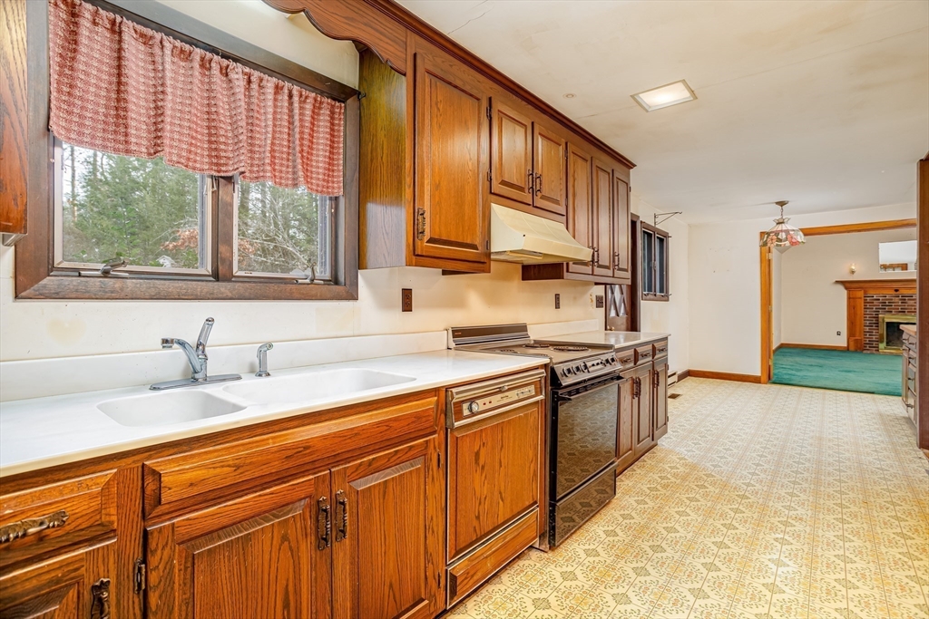 6 Mountain View Avenue