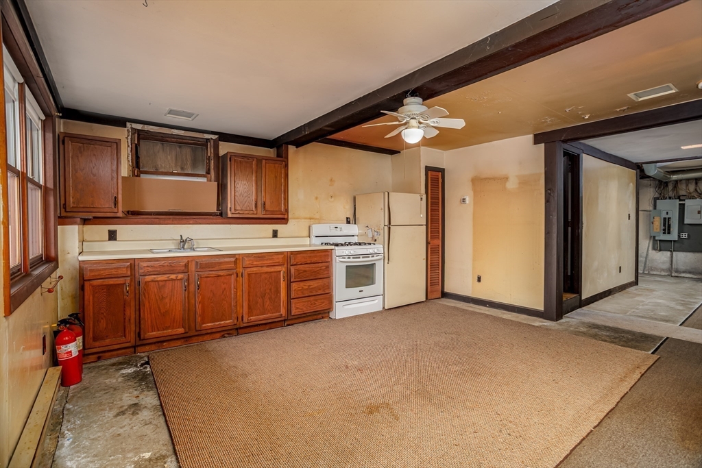 6 Mountain View Avenue