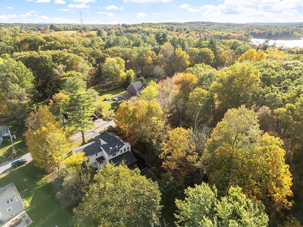 16 Fletcher Ln