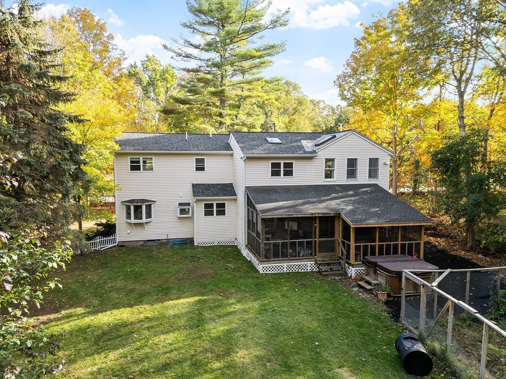 16 Fletcher Ln