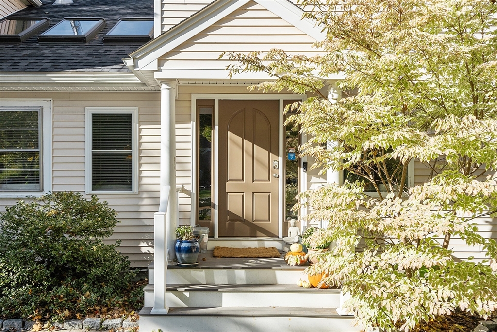 16 Fletcher Ln
