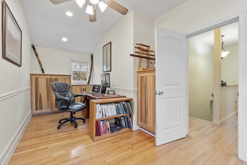 16 Fletcher Ln