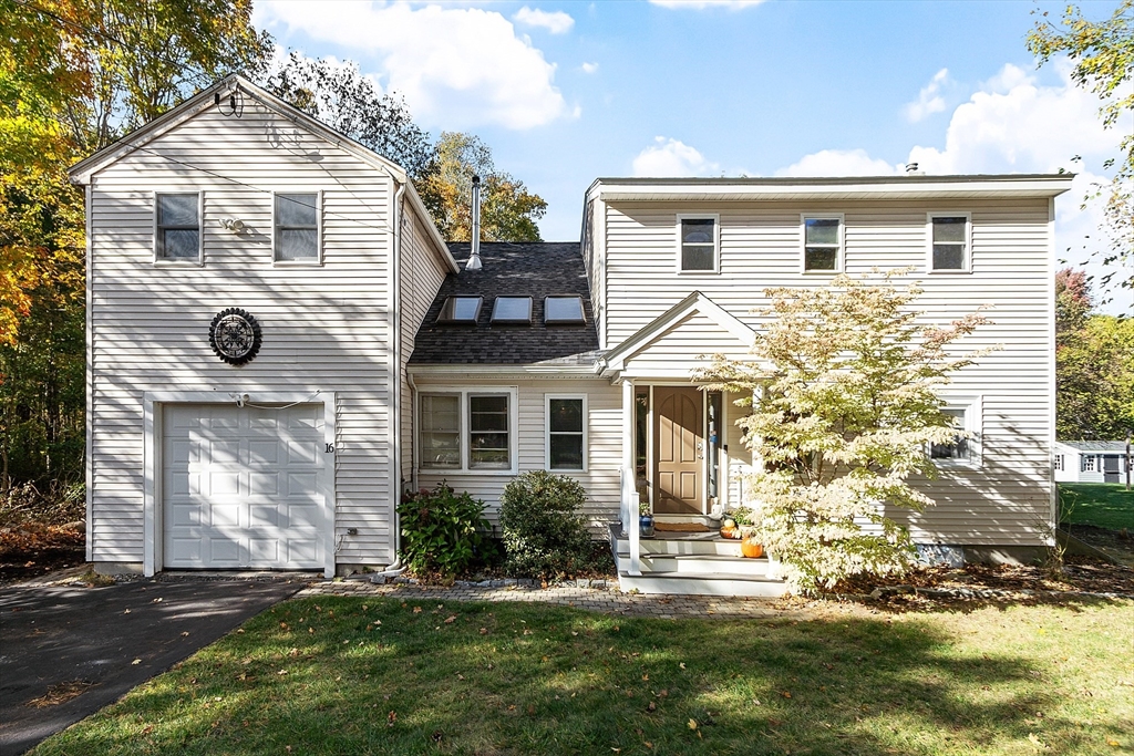 16 Fletcher Ln