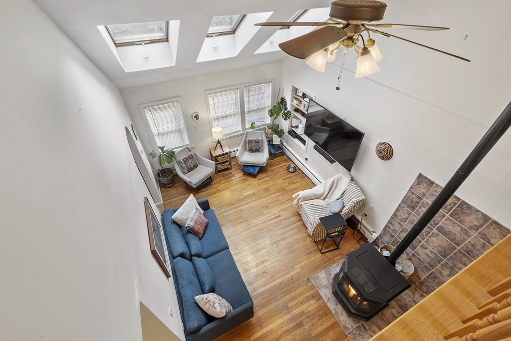 16 Fletcher Ln