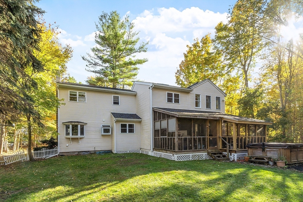 16 Fletcher Ln