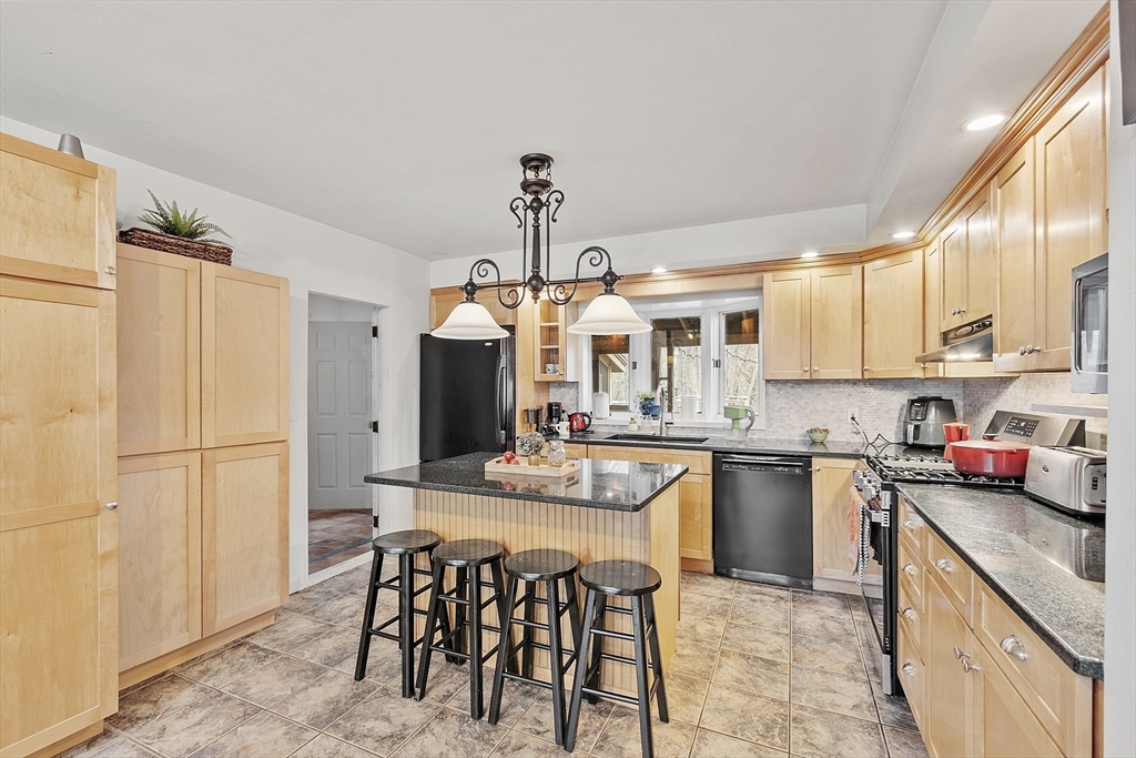 16 Fletcher Ln