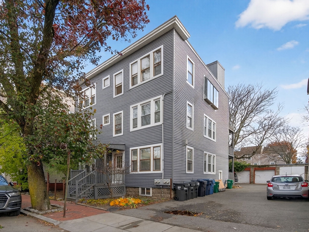 114 Elm St