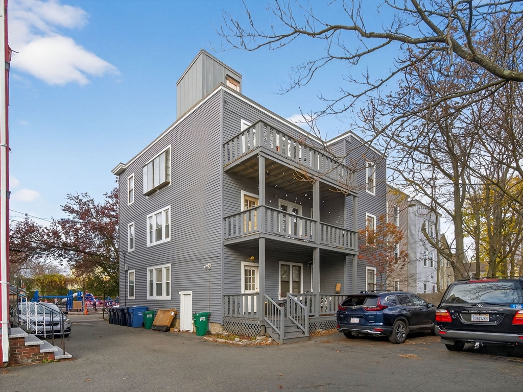 114 Elm St