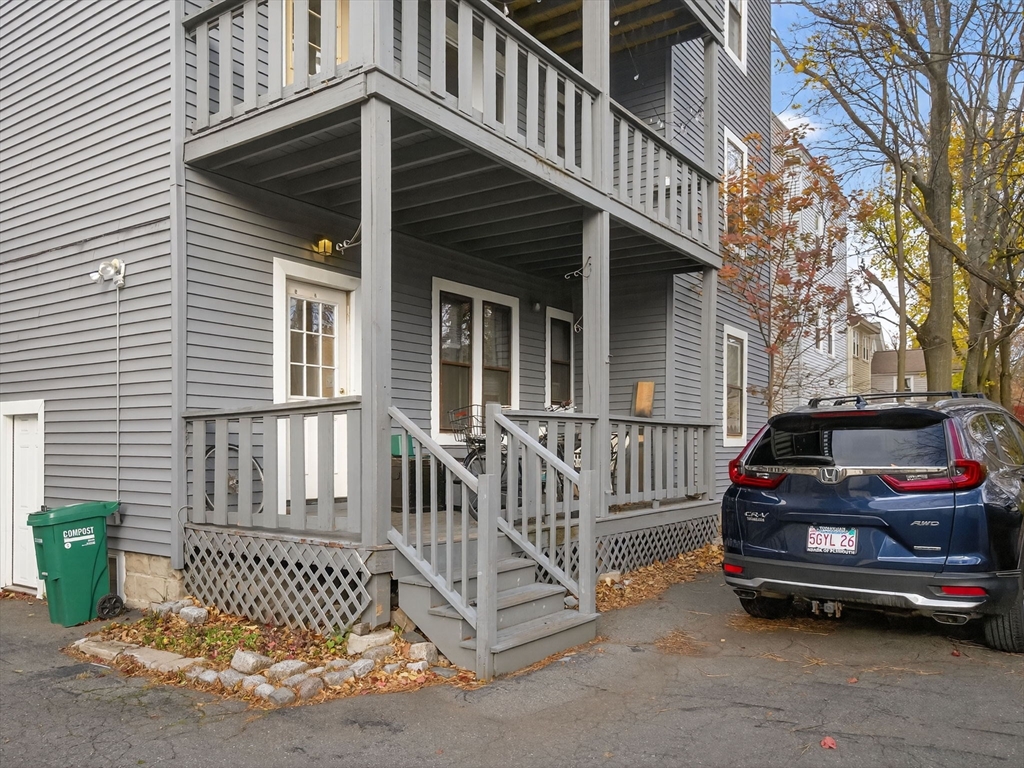 114 Elm St
