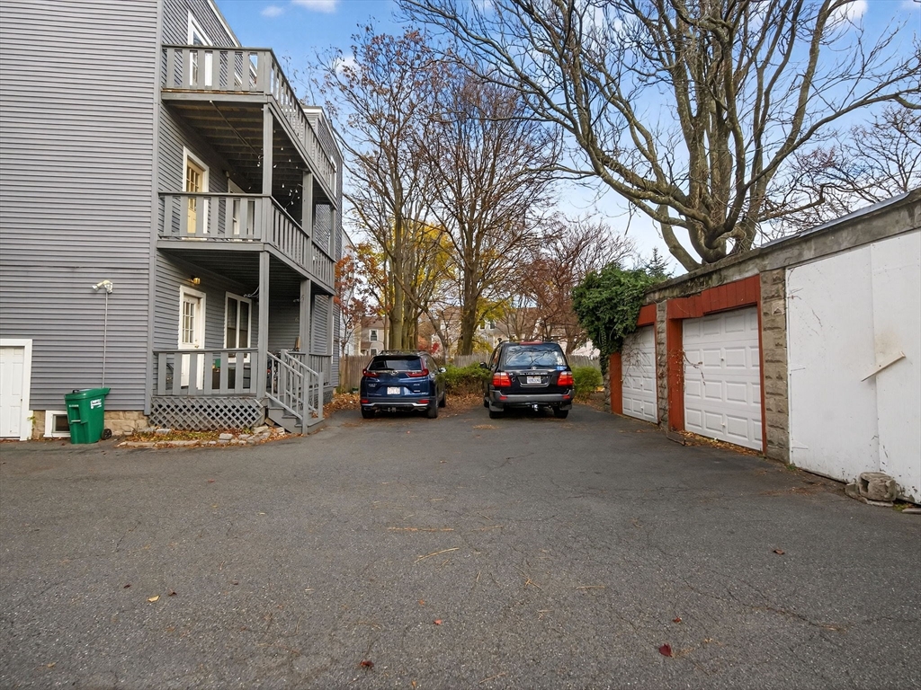 114 Elm St