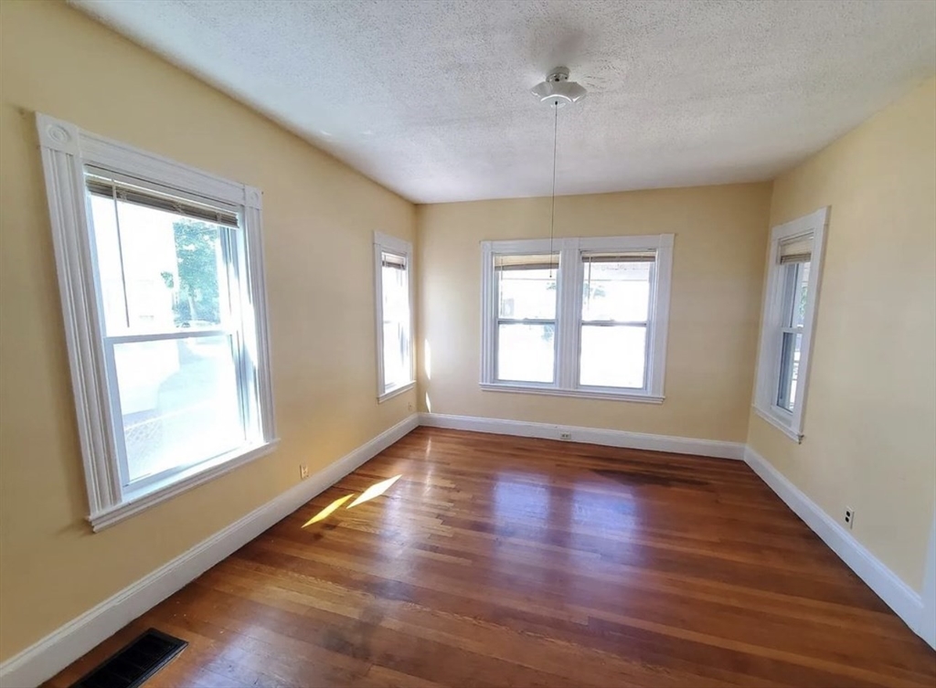 32 Claremon St # 1