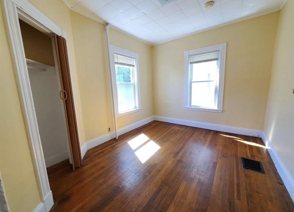 32 Claremon St # 1