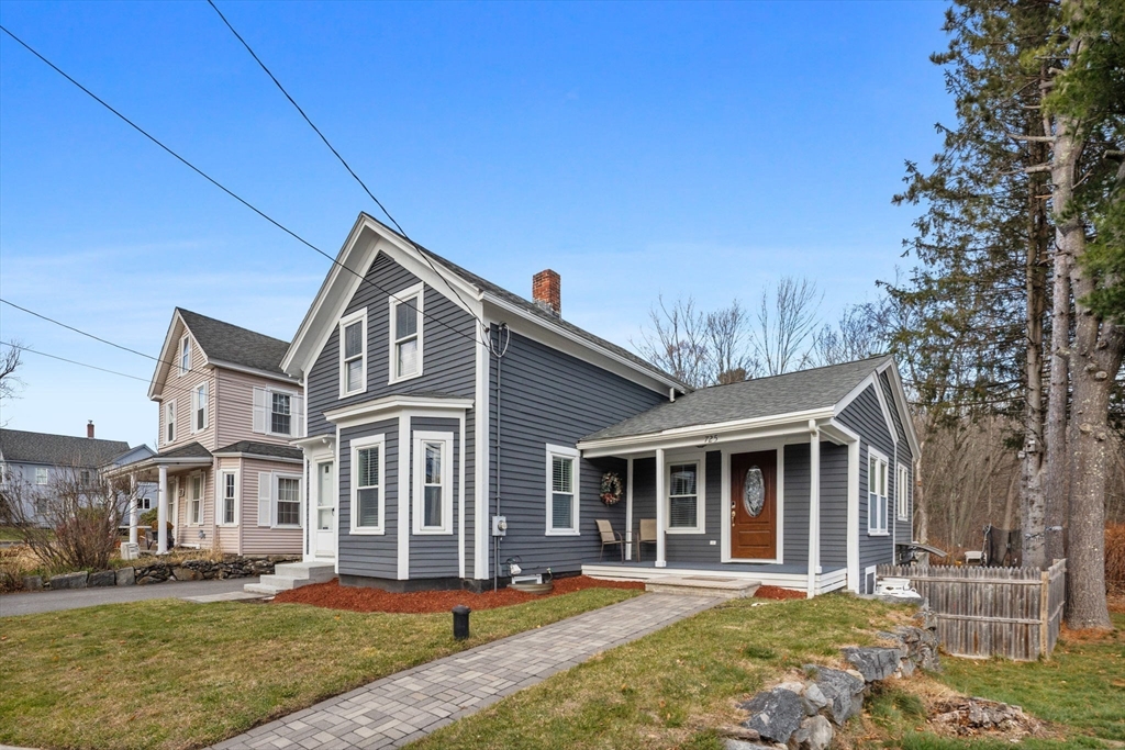 725 Main St