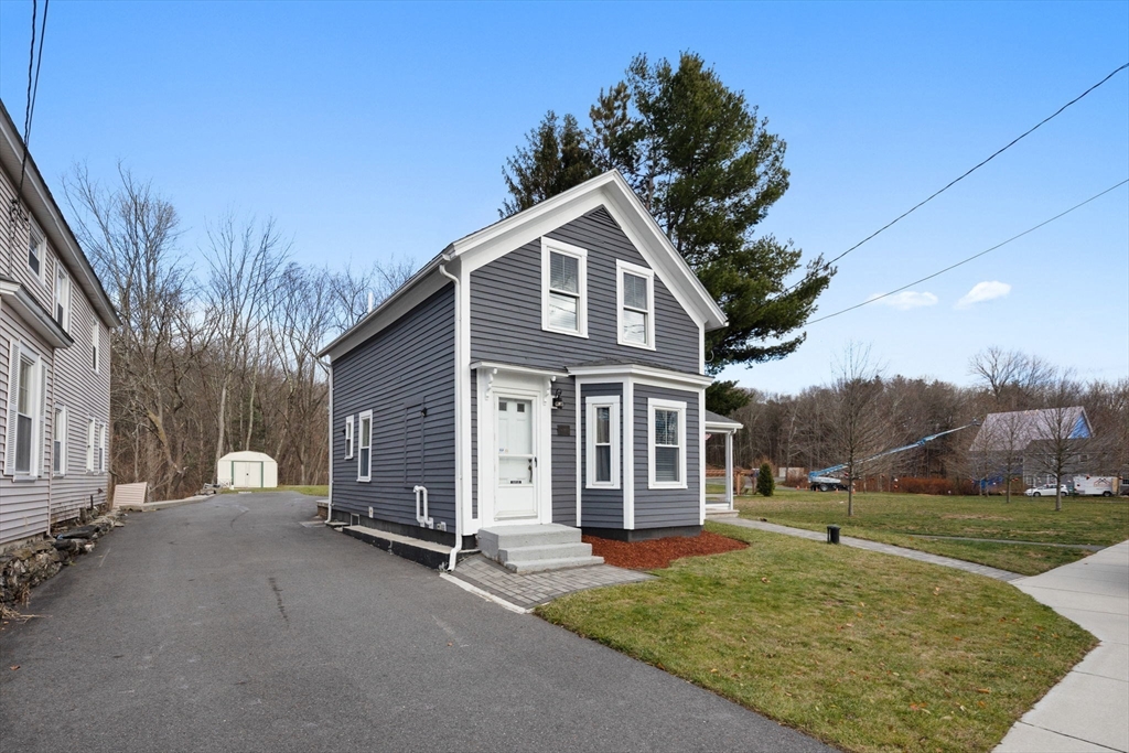 725 Main St