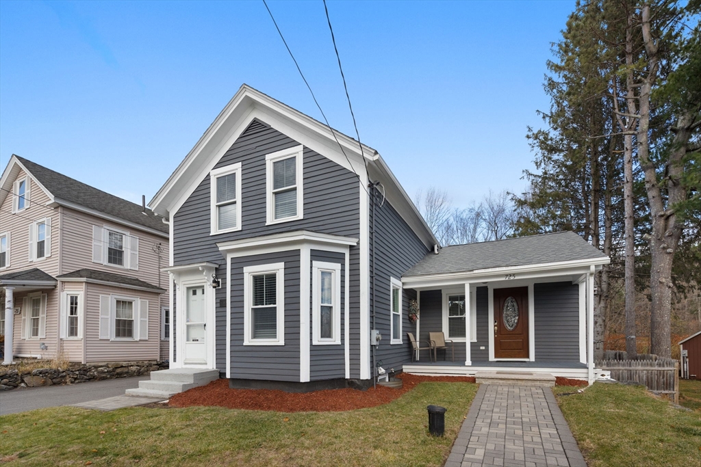 725 Main St