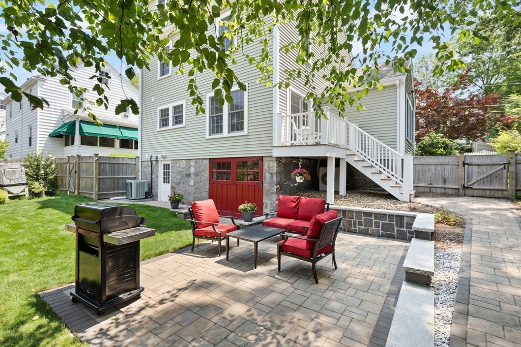 89 Dwinell St