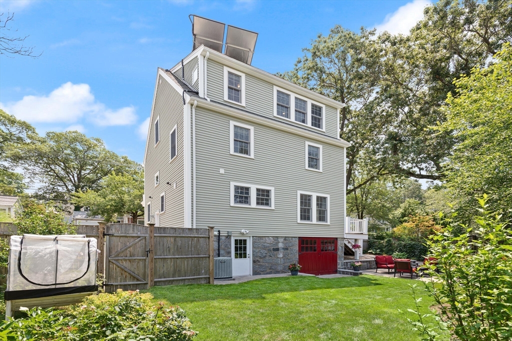 89 Dwinell St