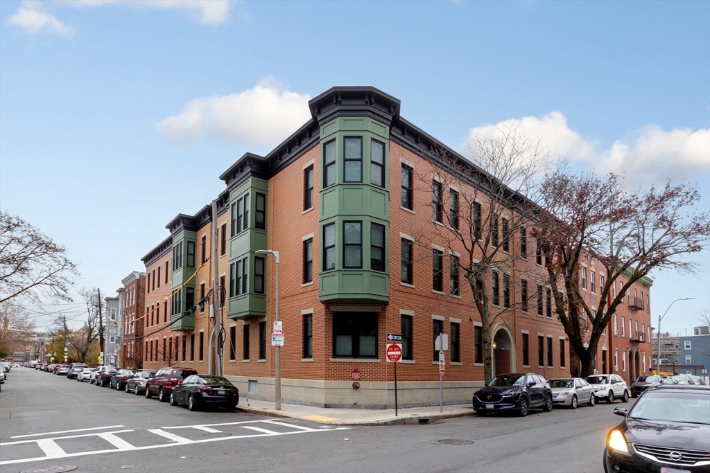 202 Maverick St # 301