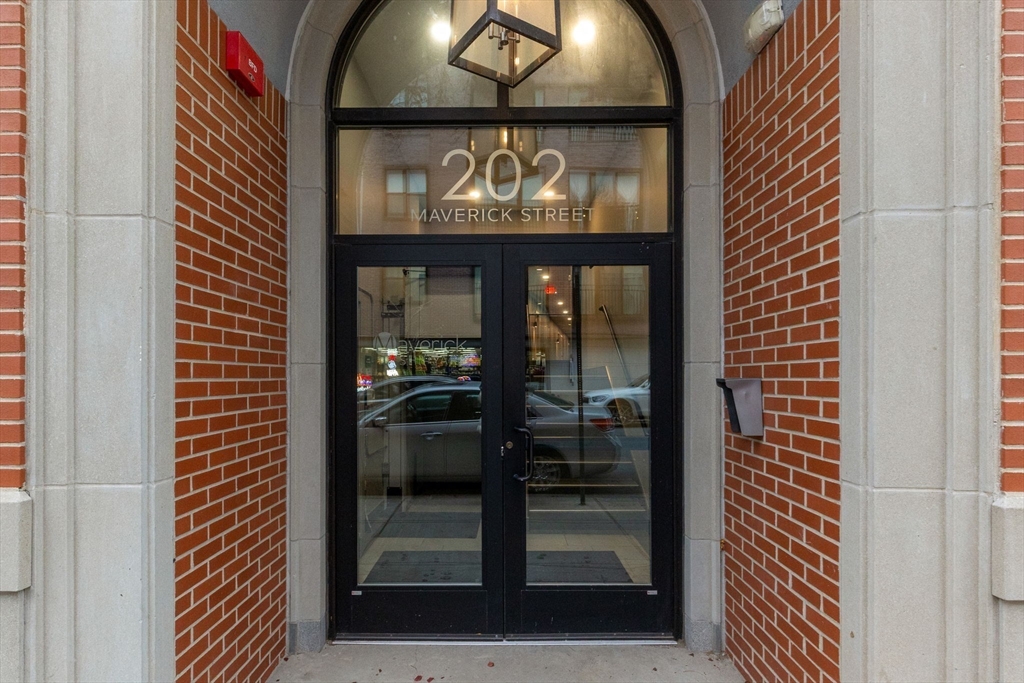 202 Maverick St # 301
