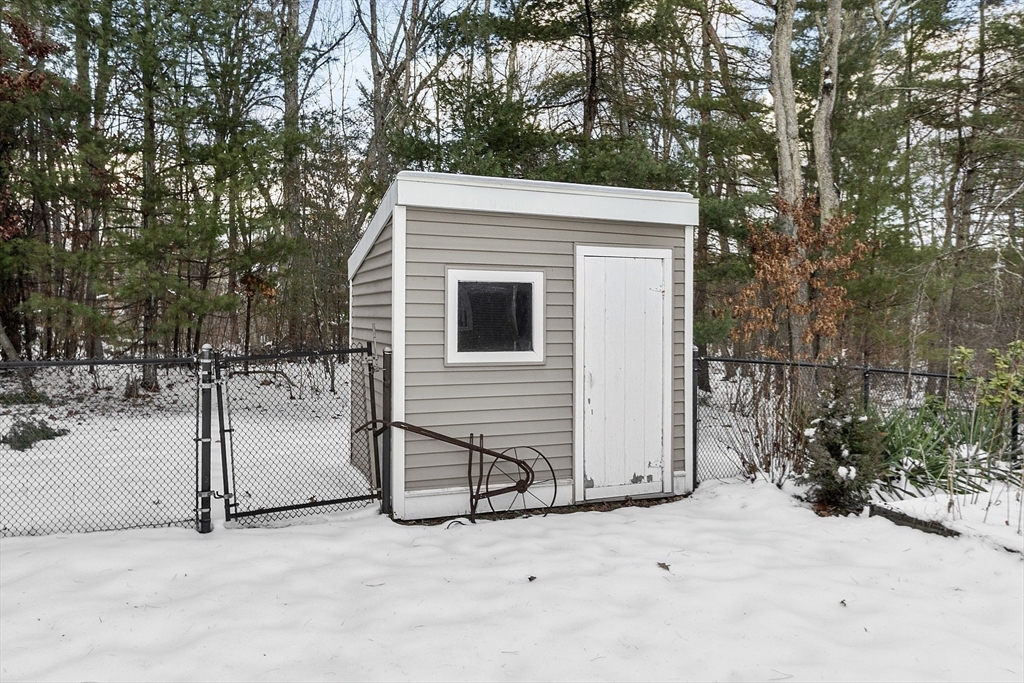 18 Douglas Dr