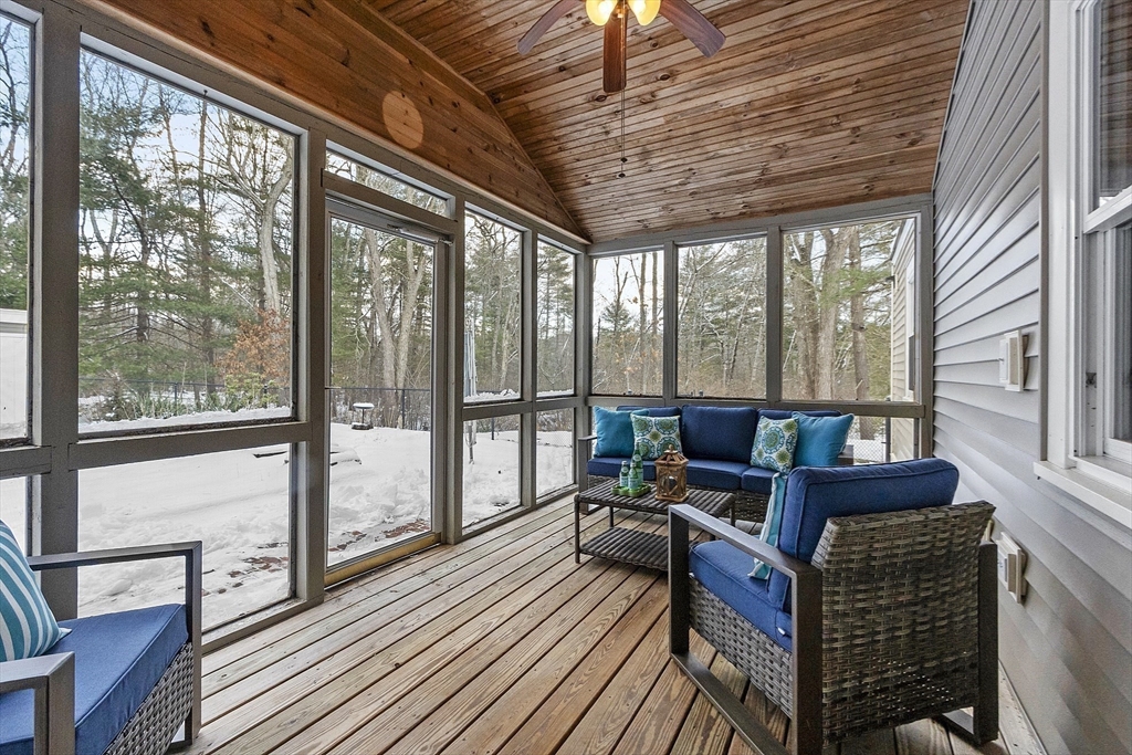 18 Douglas Dr