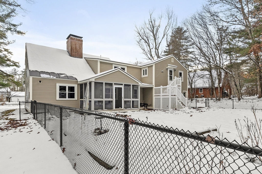 18 Douglas Dr