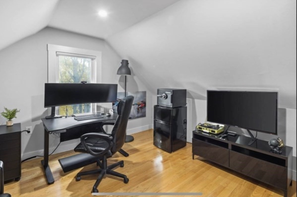14 Everett St # 2