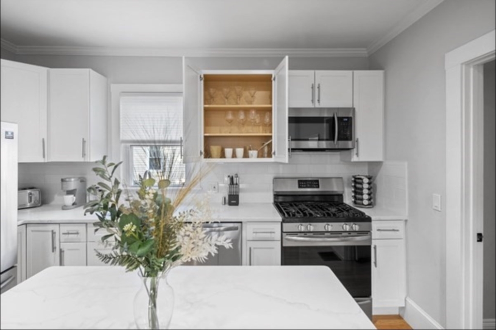 14 Everett St # 2